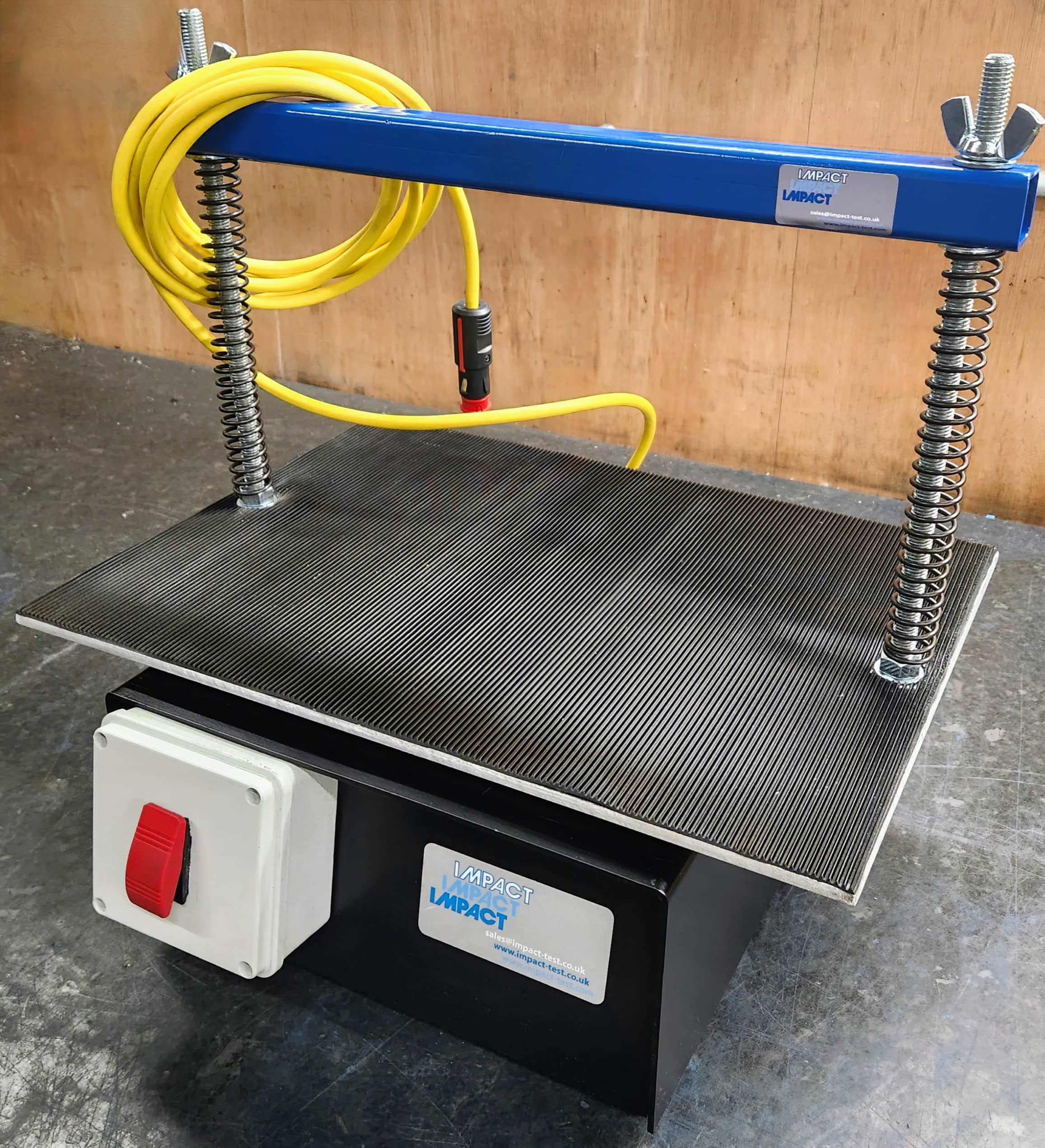 Portable Vibrating Table 12V DC for cubes